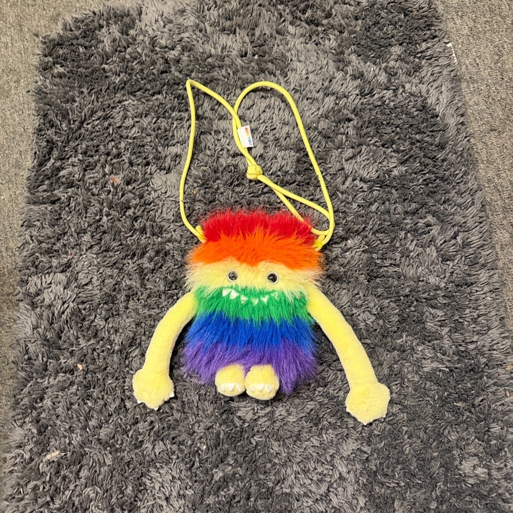 NWOT Popmart X Instinctoy Hug You Mini Crossbody Bag - Picture 6 of 9